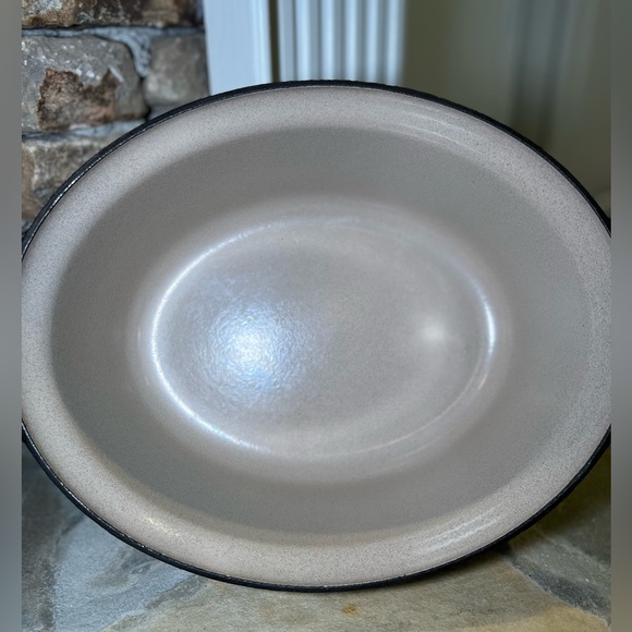 Le Creuset Vintage Futura 8 Qt Dutch Oven with Lid, Black 33 - Picture 3 of 6